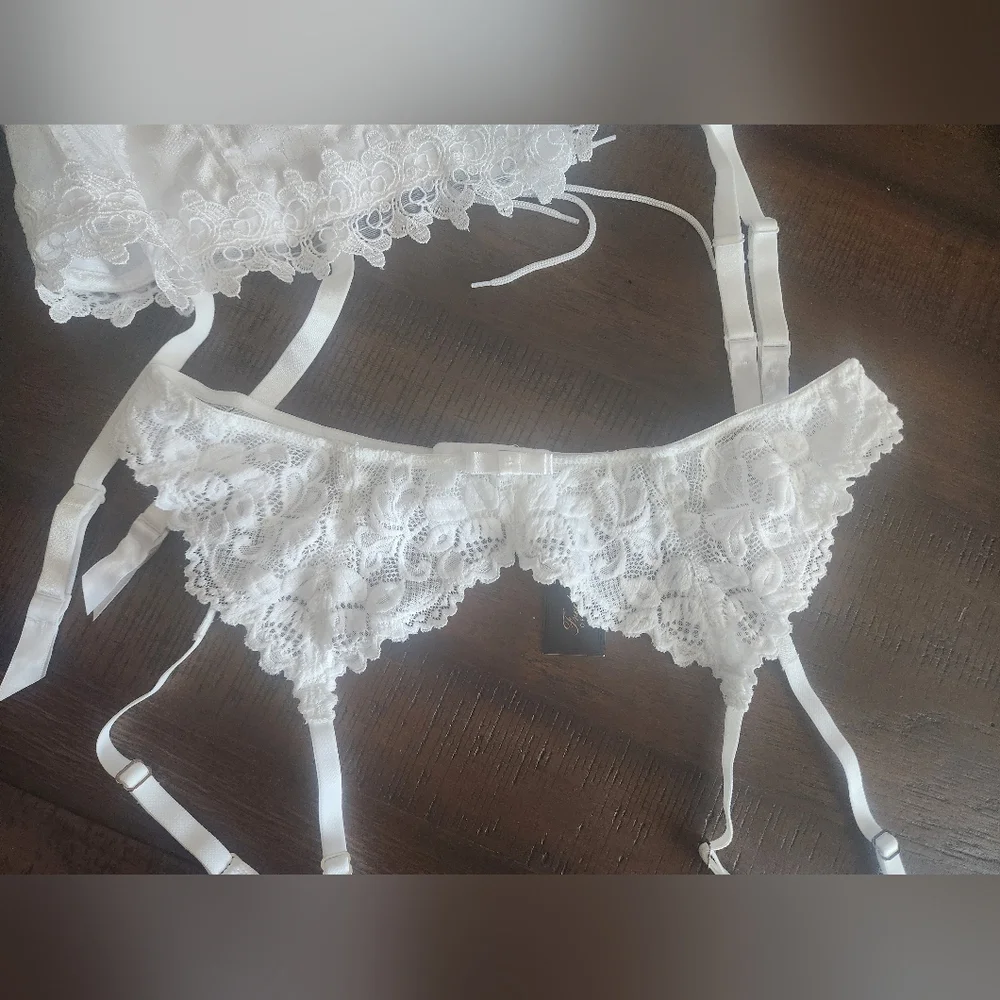 White Lace Corset With‎ Garter Sz 38/Lg